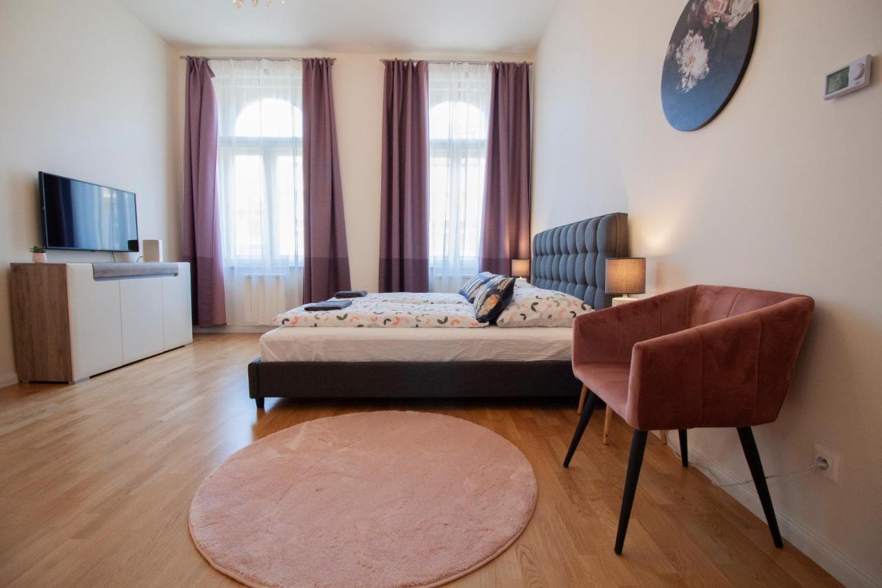 פראג Stepanska Cr Apartments מראה חיצוני תמונה